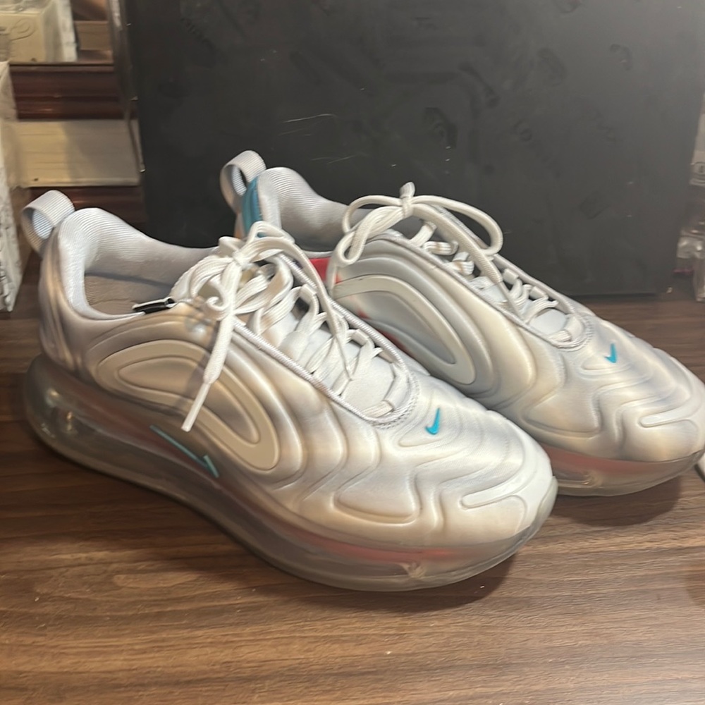 Nike Air Max 720 wolf grey/ teal size 6.5Y / 8 Women